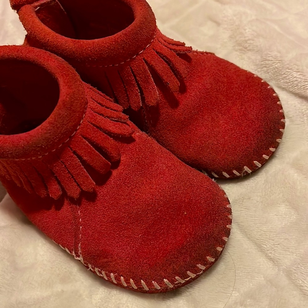 Minnetonka Fringe Baby Red Ankle Boots Size 4